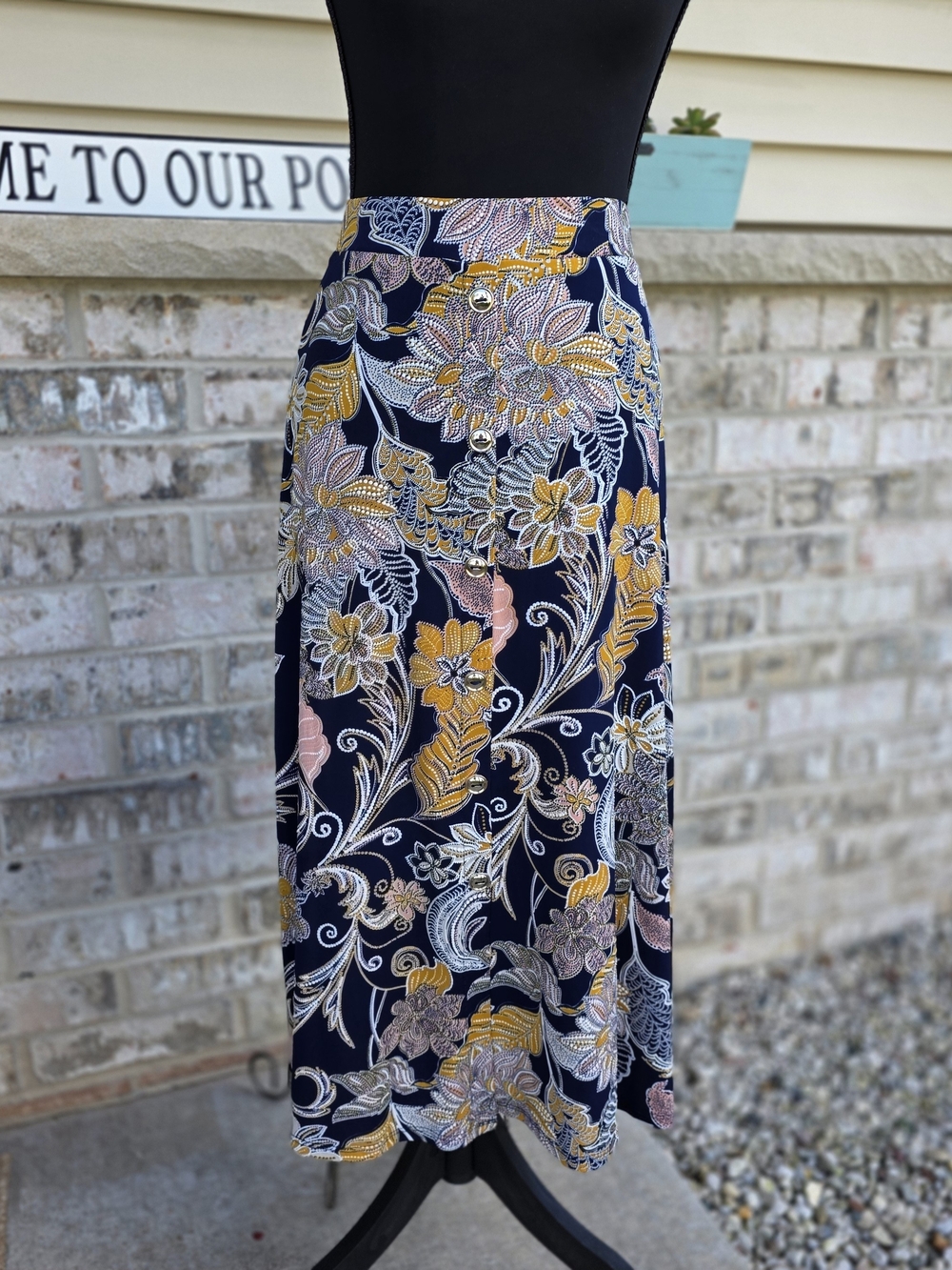 Lavish Floral Button Front Midi Skirt Size Medium Navy Boho Cottagecore